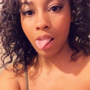 Meet your Posher, Caylah